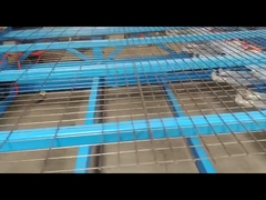 Wysokość rolki 2,4 m Maszyna do zwalczania siatki drukowej Pojemność 300 rol na dobę